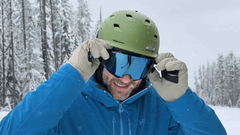 the smith 4d mag goggle-jacket color match was unintentional here...